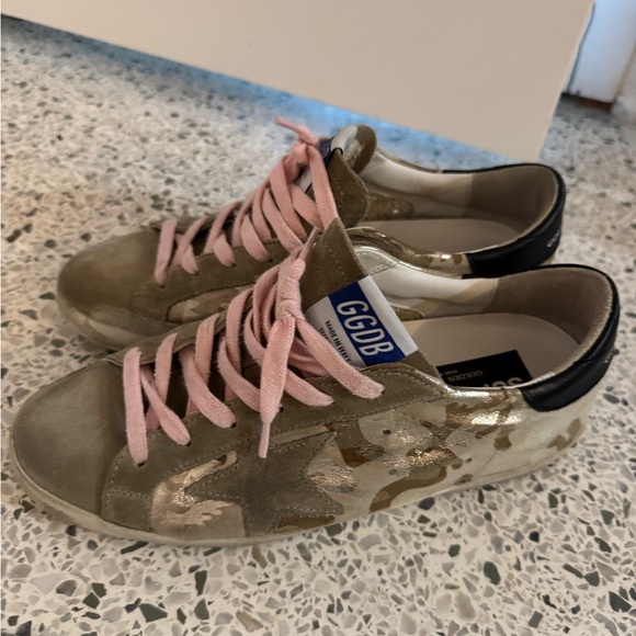 Golden Goose Women's Sneakers - Camo and gold with pink laces - Picture 2 of 7